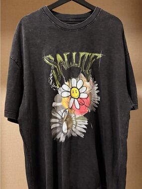 Black Graphic Daisy Short Sleeve Tee